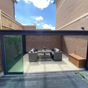 deponti veranda with glass doors